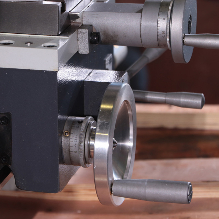 Универсальный токарный станок Proma SPZ-700