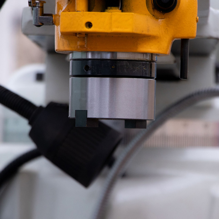 Фрезерный станок с УЦИ Visprom FHX-55PD