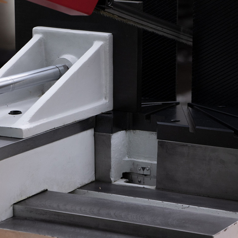 Ленточнопильный станок Visprom PPK-330G