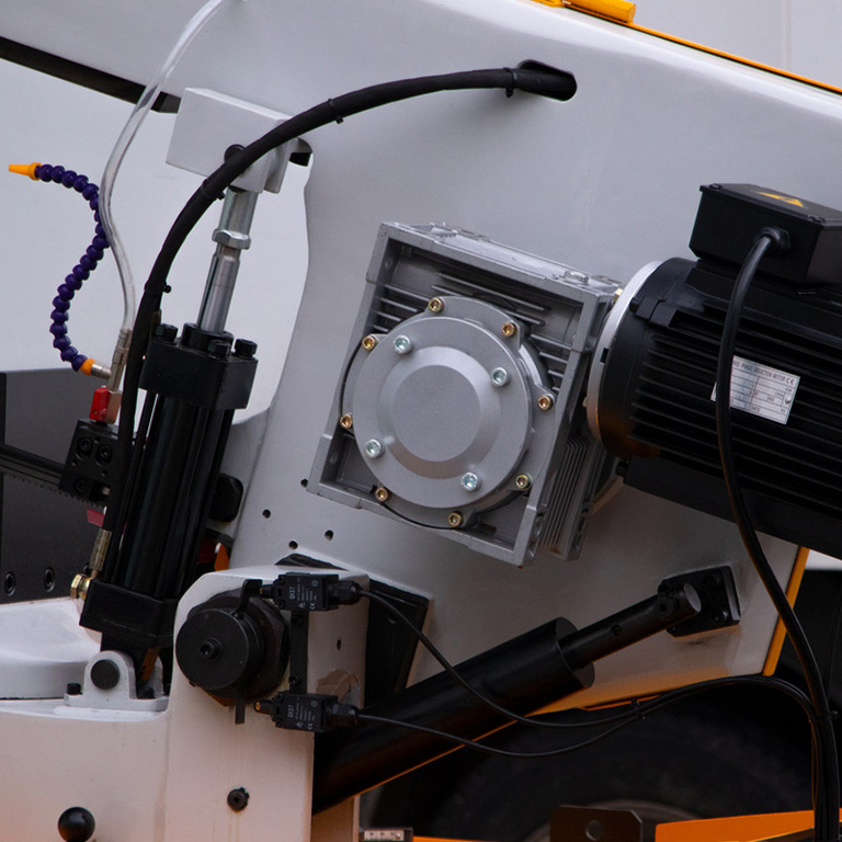 Ленточнопильный станок Visprom PPK-330G