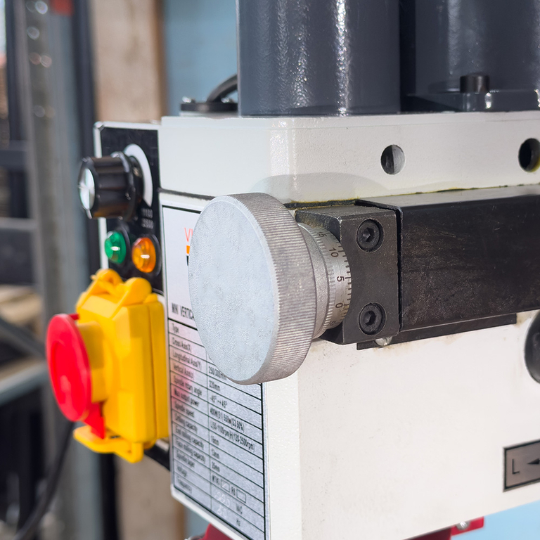 Фрезерный станок Visprom FPV-25LP