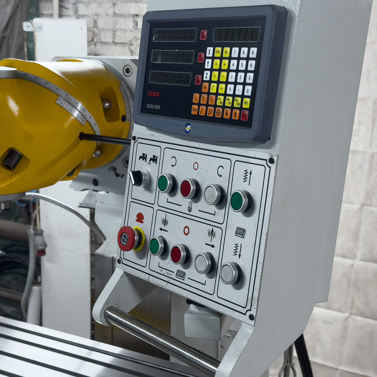 Универсальный фрезерный станок Proma FVV-125PD с УЦИ