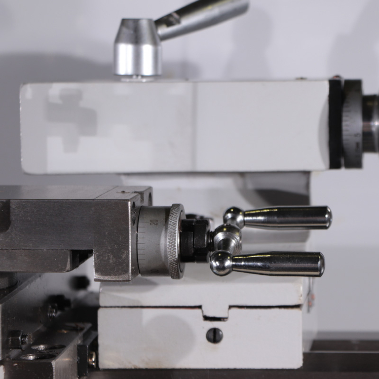 Универсальный токарный станок Proma SPA-500P