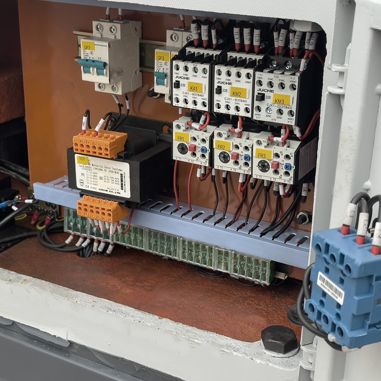 Универсальный токарный станок Proma SPV-1500/500